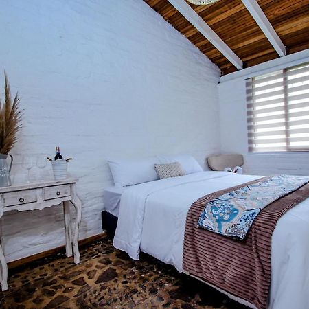 לינה וארוחת בוקר באניוס Rustic Quinta La Aurora מראה חיצוני תמונה