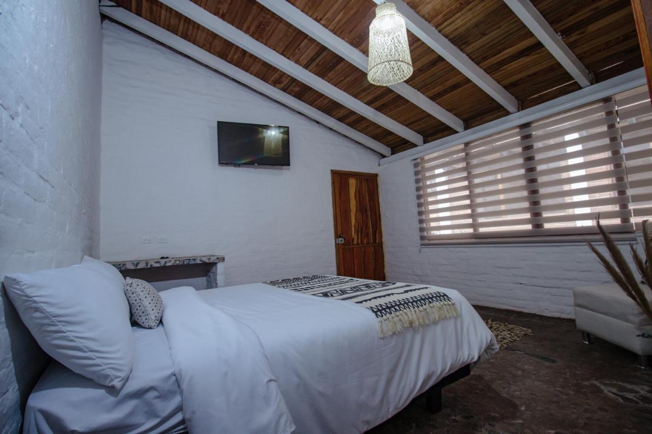 לינה וארוחת בוקר באניוס Rustic Quinta La Aurora מראה חיצוני תמונה
