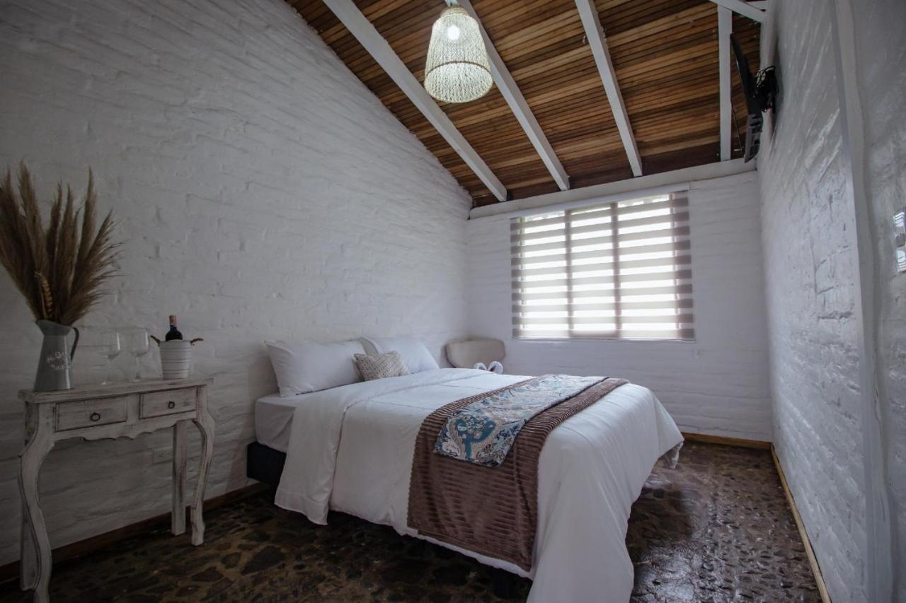 לינה וארוחת בוקר באניוס Rustic Quinta La Aurora מראה חיצוני תמונה