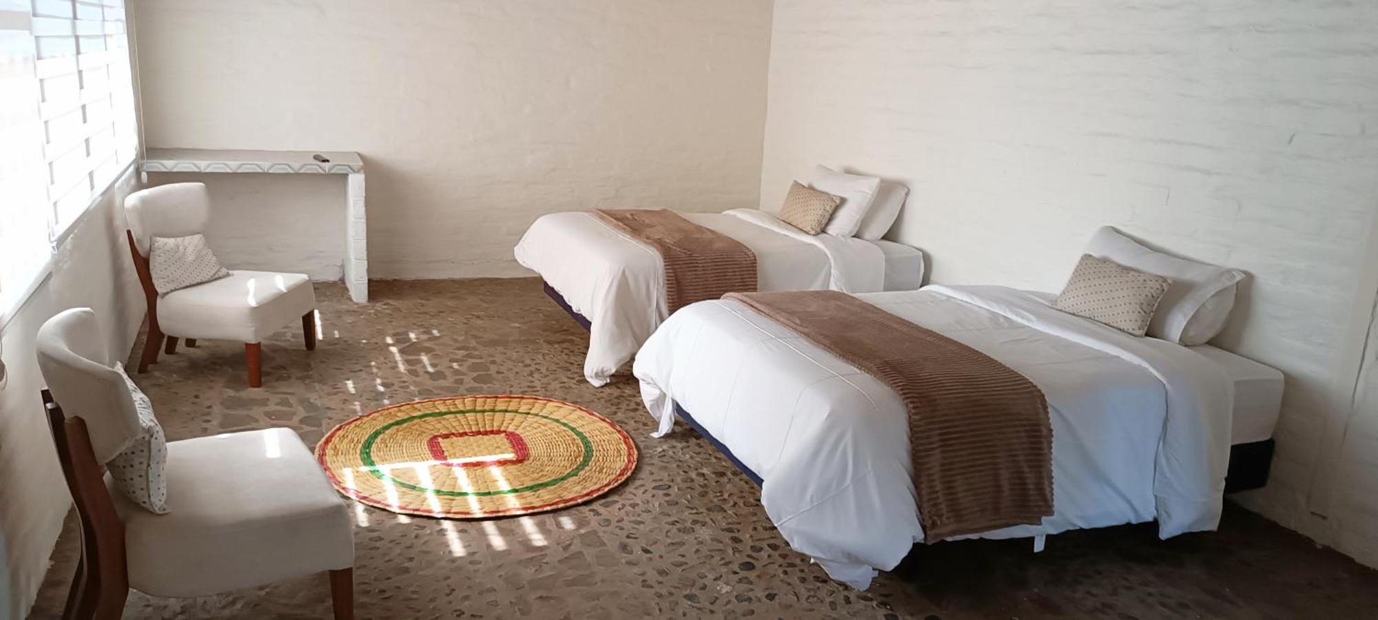 לינה וארוחת בוקר באניוס Rustic Quinta La Aurora חדר תמונה