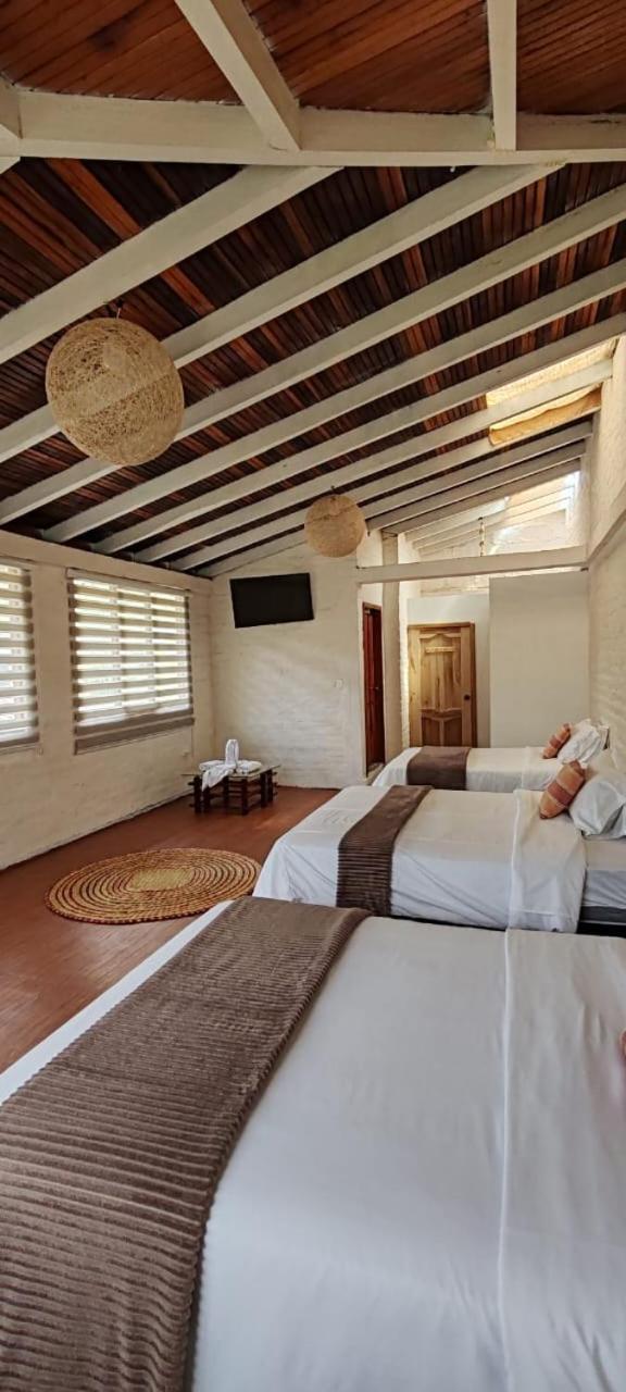 לינה וארוחת בוקר באניוס Rustic Quinta La Aurora חדר תמונה